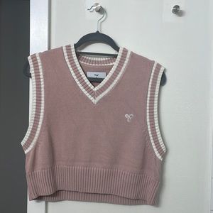 TNA Aritzia Pink and White Marcy Sweater Vest